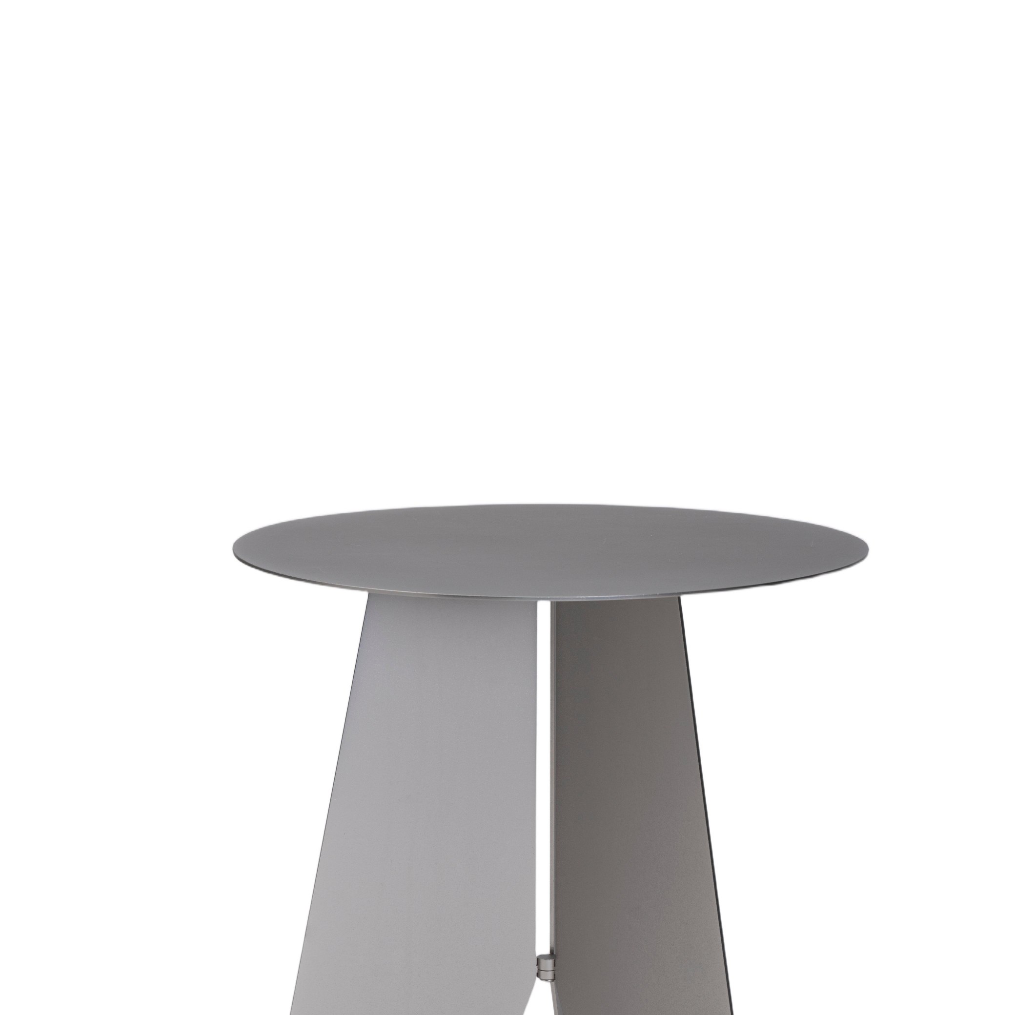 Moderne foldet metalsidebord