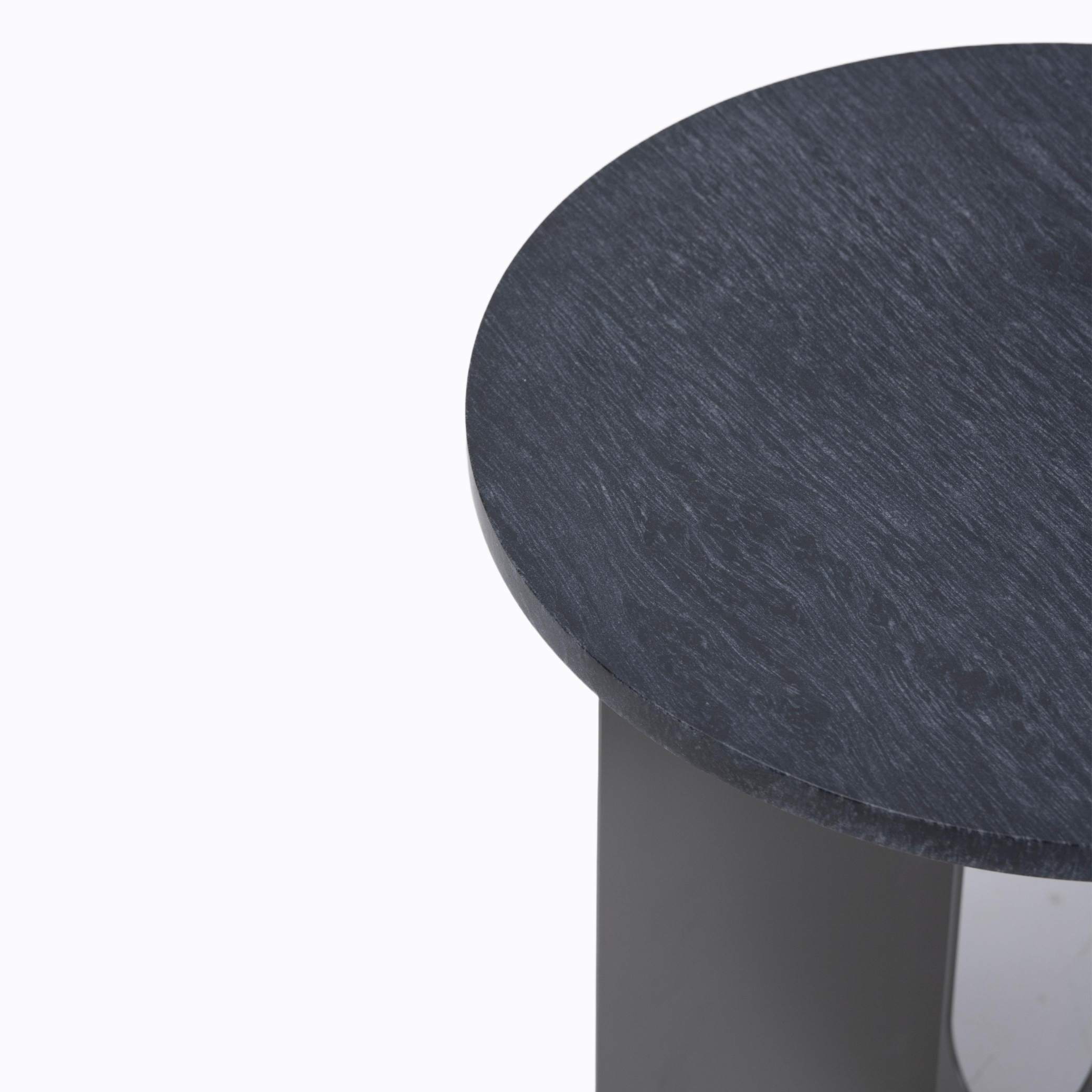 Moderne metalsidebord